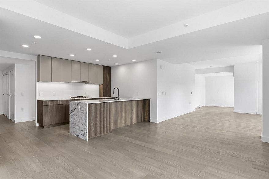 309 3590 W 39th Avenue