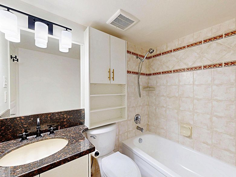 906 2370 W 2nd Avenue