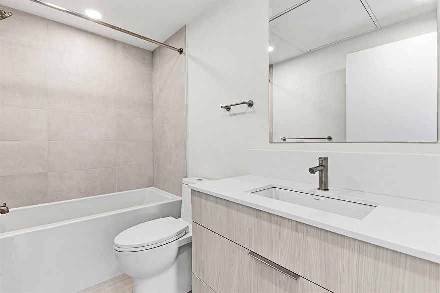 301 3590 W 39th Avenue