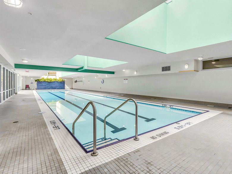 505 928 Richards Street