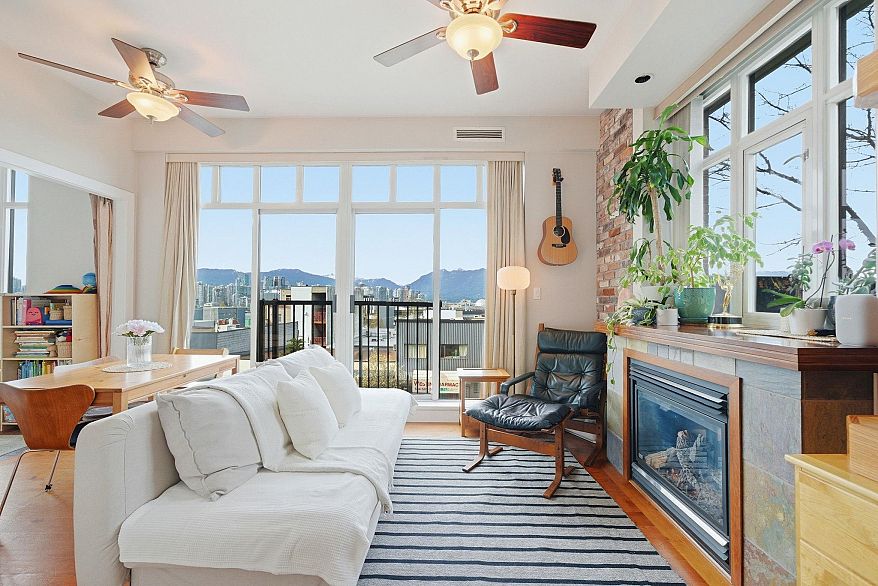 210 2515 Ontario Street