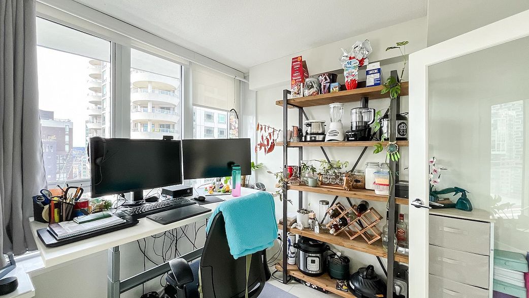 1706 1009 Harwood Street