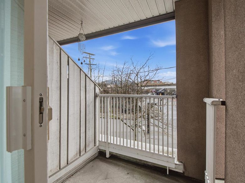 206 1688 E 8th Avenue