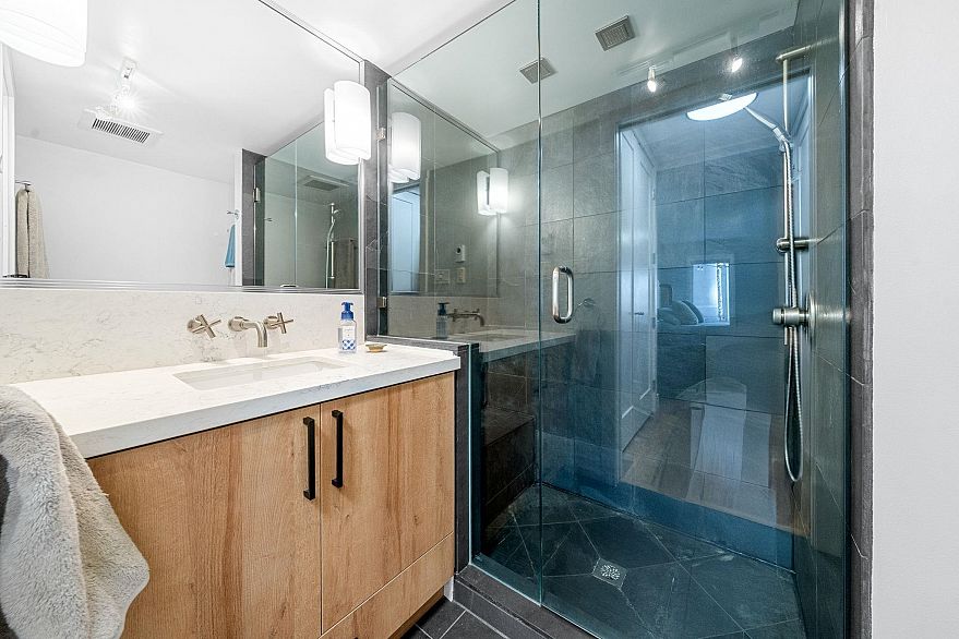 203 1066 W 13th Avenue