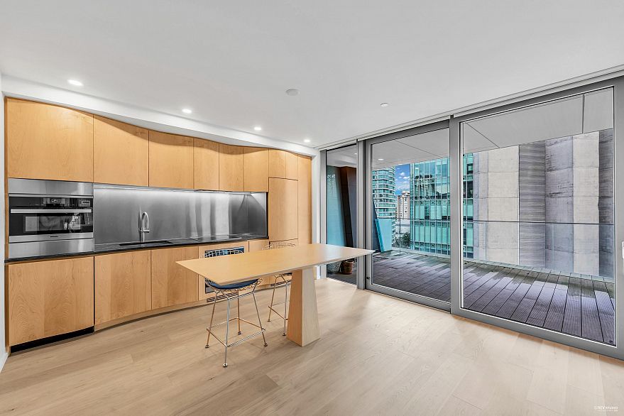 804 1568 Alberni Street