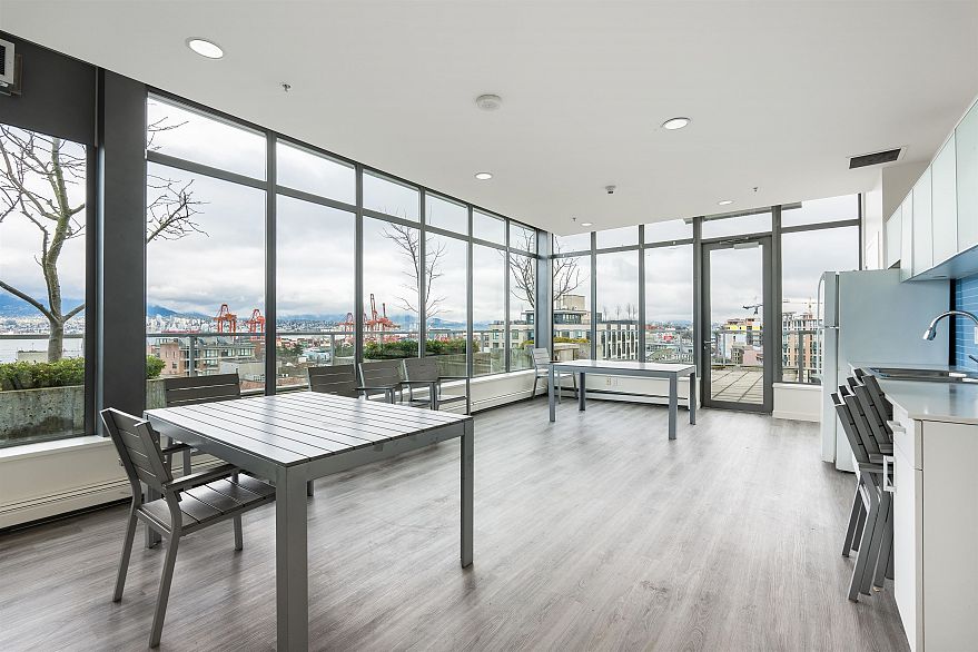 1011 66 W Cordova Street