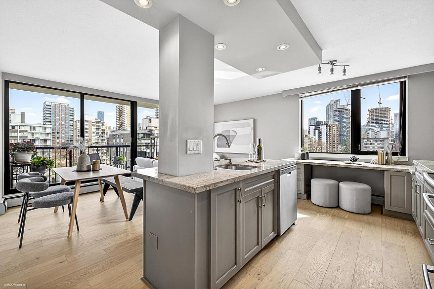 1404 1330 Harwood Street