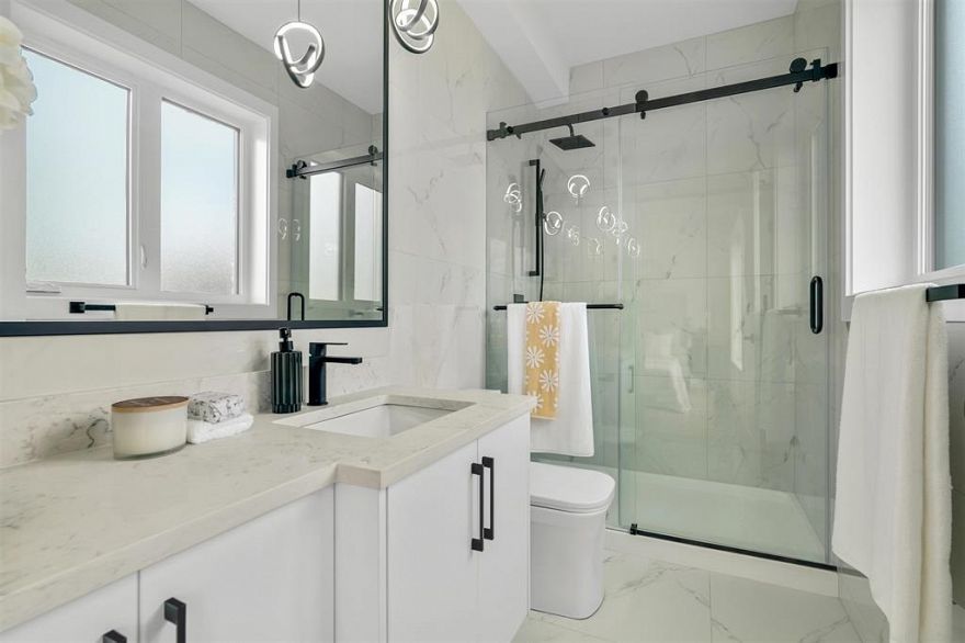 2 3216 Venables Street