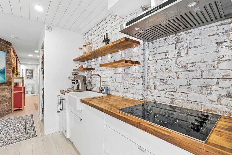 202 1199 Seymour Street