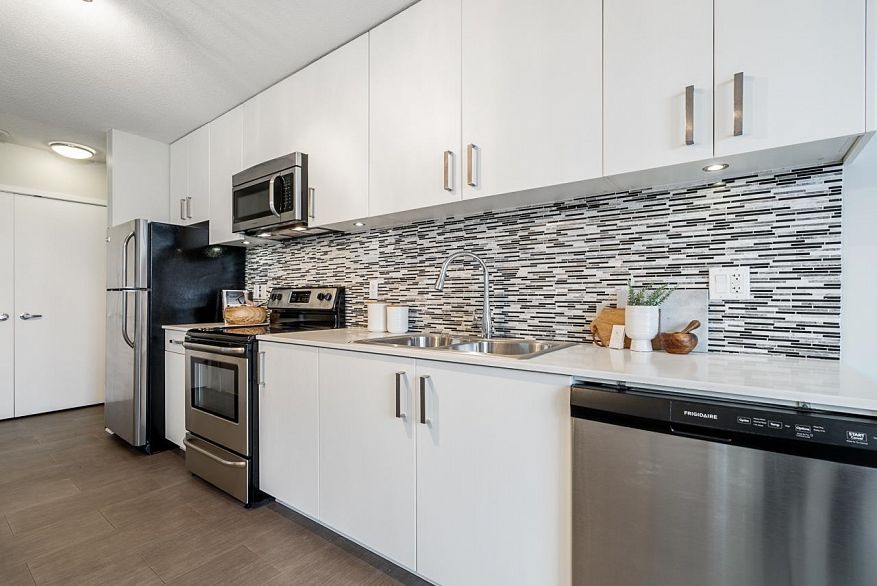 1011 66 W Cordova Street