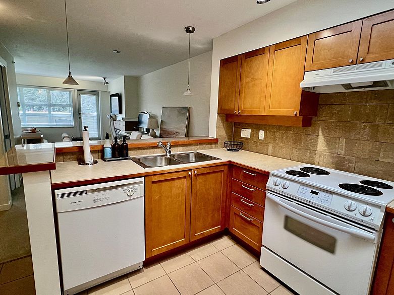 408 3580 W 41st Avenue