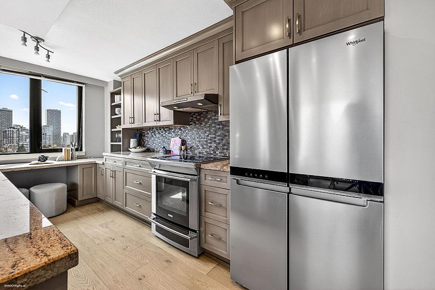 1404 1330 Harwood Street