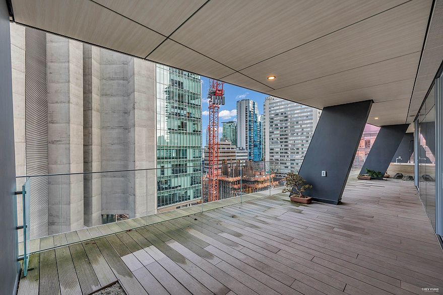 804 1568 Alberni Street