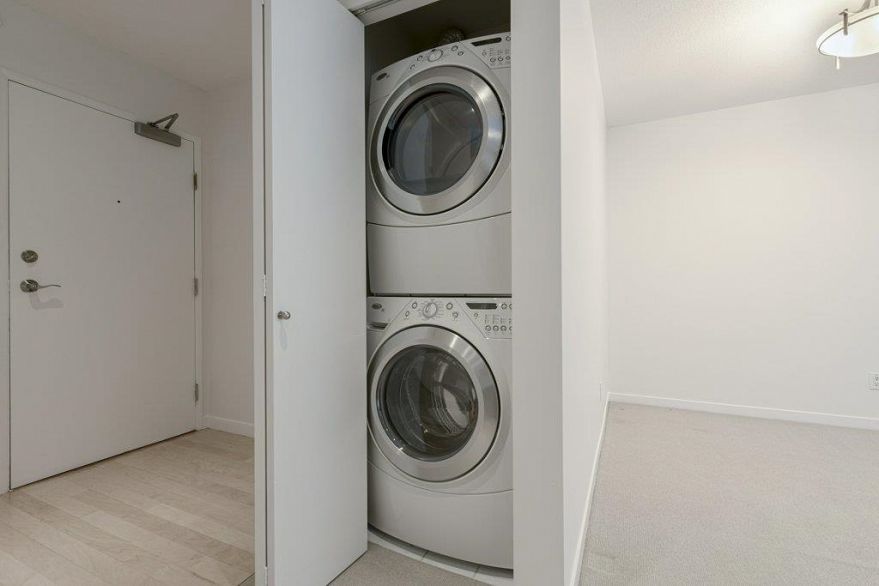 1901 1008 Cambie Street