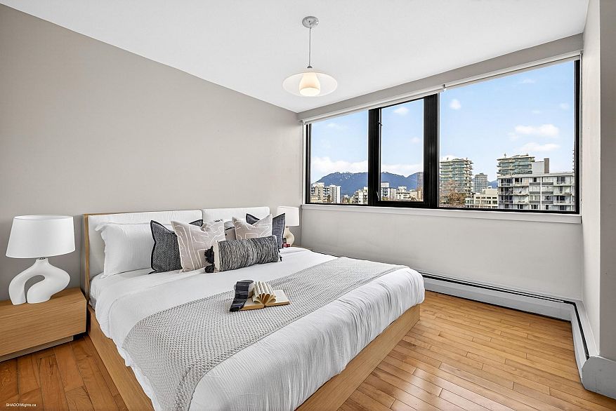 1404 1330 Harwood Street