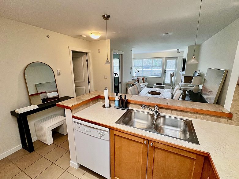 408 3580 W 41st Avenue