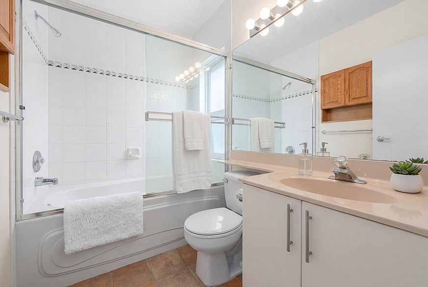 409 1688 Cypress Street