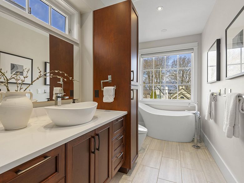 3483 Collingwood Street