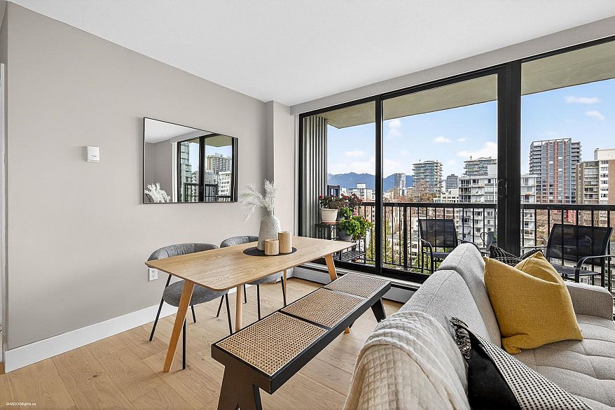 1404 1330 Harwood Street