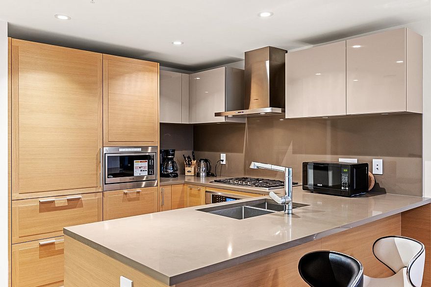 212 7128 Adera Street