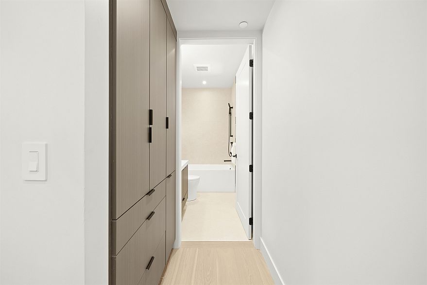 2 3466 W 22nd Avenue