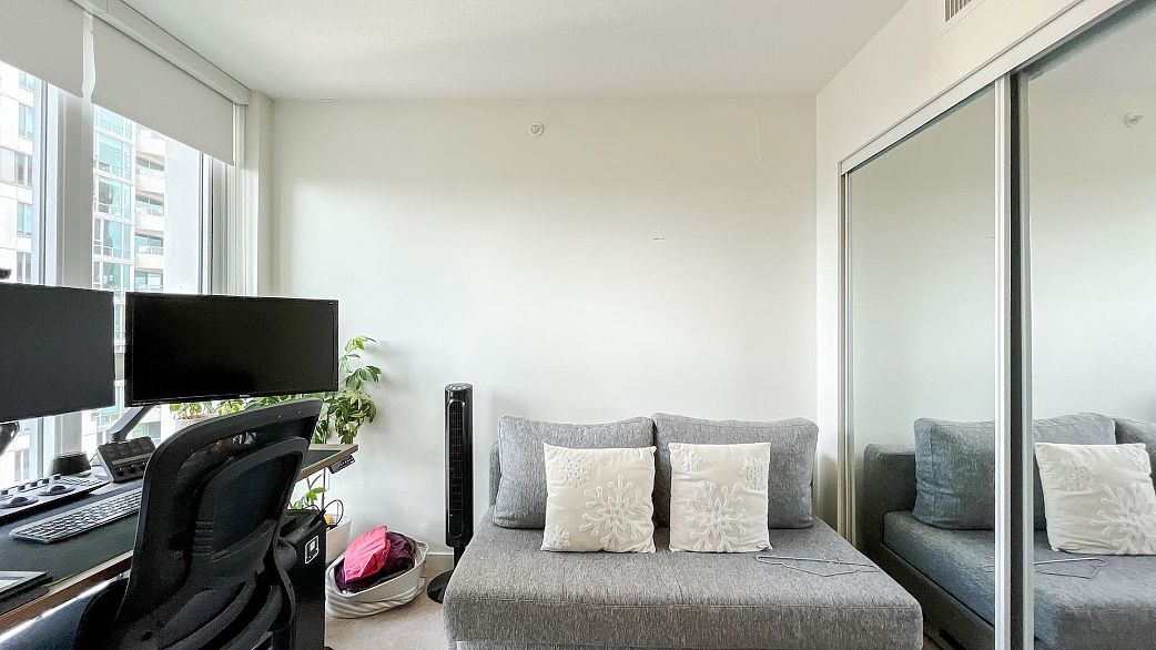 1706 1009 Harwood Street