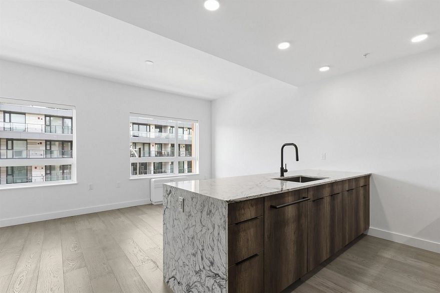 306 3590 W 39th Avenue