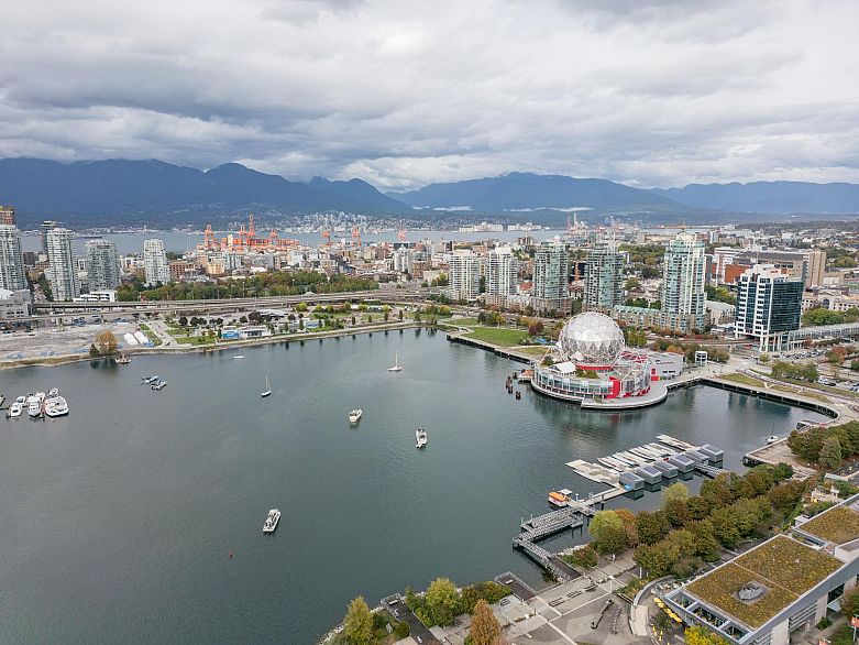 1001 108 W 1st Avenue