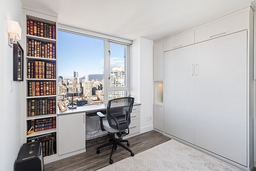 3307 1033 Marinaside Crescent