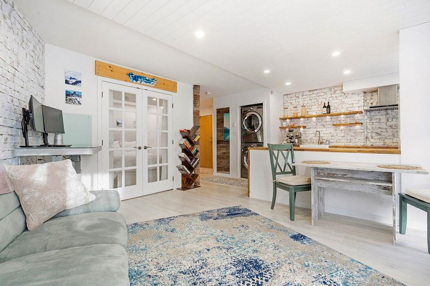 202 1199 Seymour Street