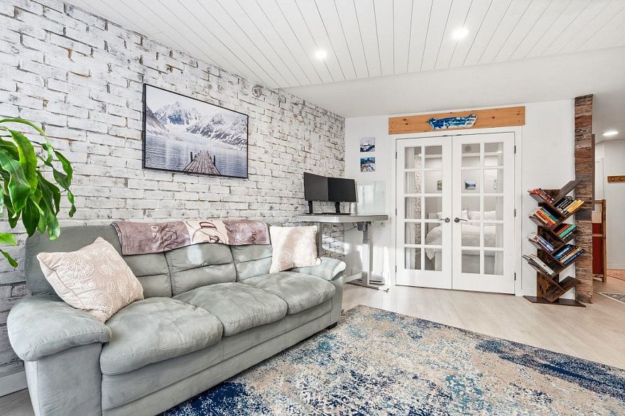 202 1199 Seymour Street