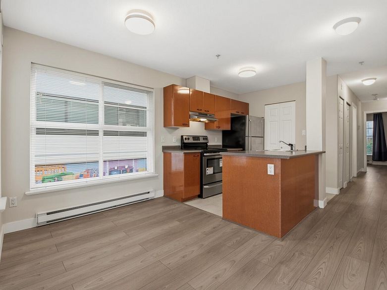 206 1688 E 8th Avenue