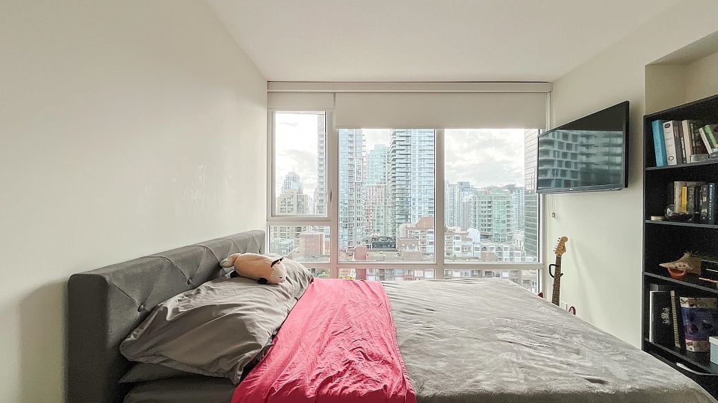 1706 1009 Harwood Street