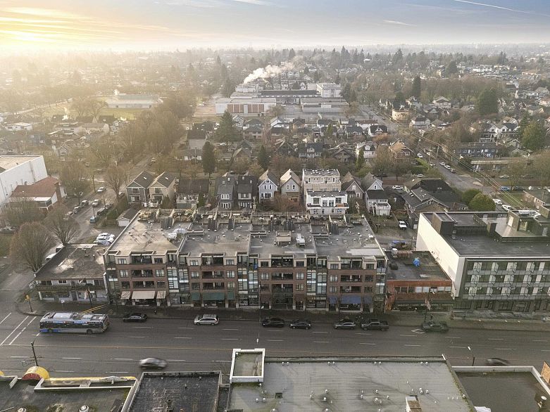 217 2150 E Hastings Street