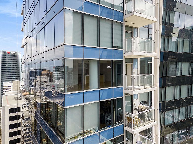 2301 667 Howe Street