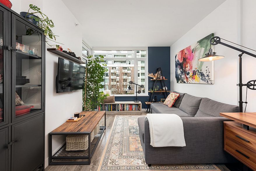 303 110 Switchmen Street