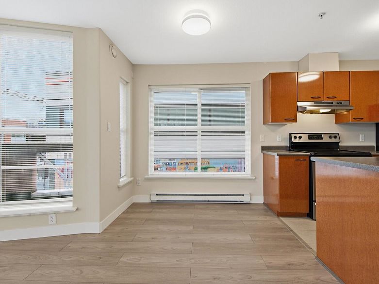 206 1688 E 8th Avenue