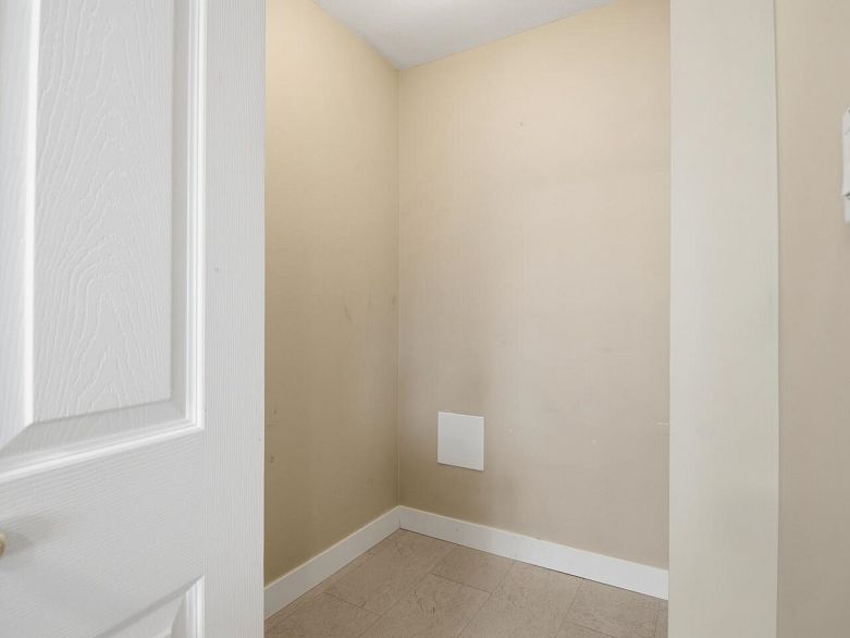 206 1688 E 8th Avenue