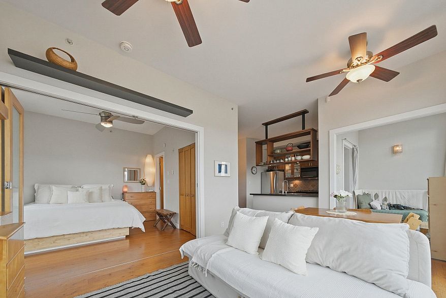 210 2515 Ontario Street