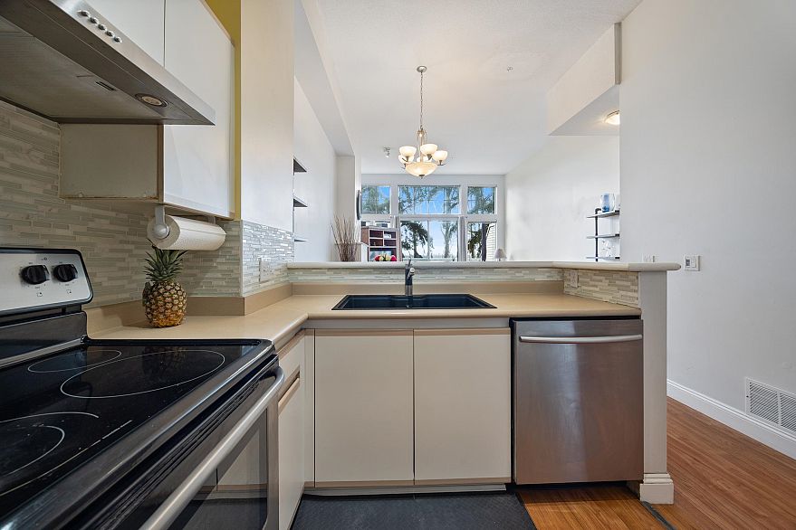 5 3586 Rainier Place