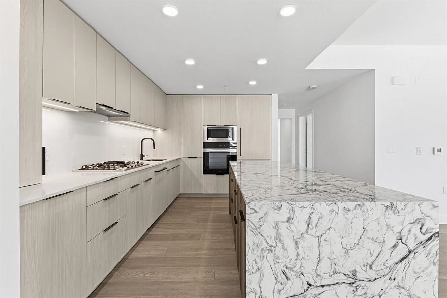 301 3590 W 39th Avenue