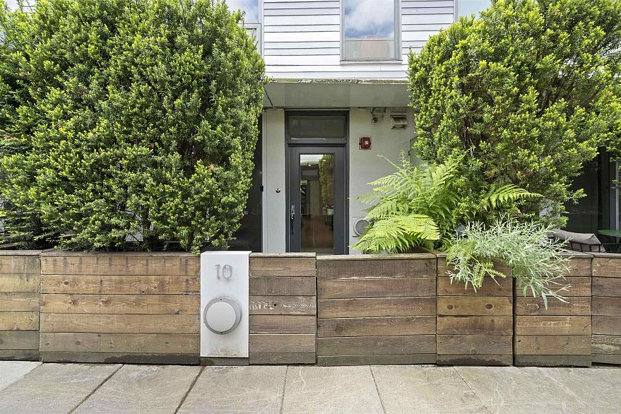 10 1419 E 1st Avenue