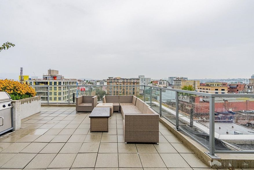 1011 66 W Cordova Street