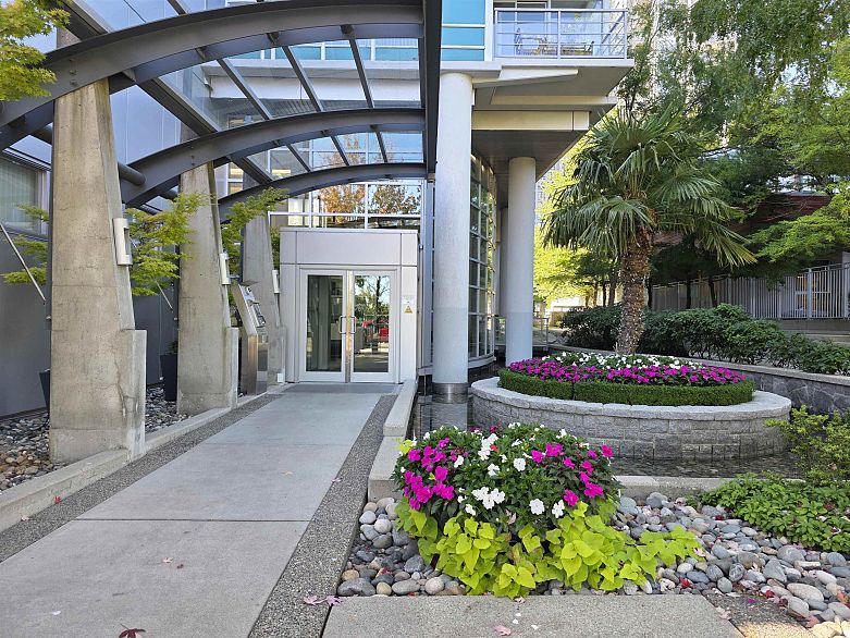 2503 1483 Homer Street