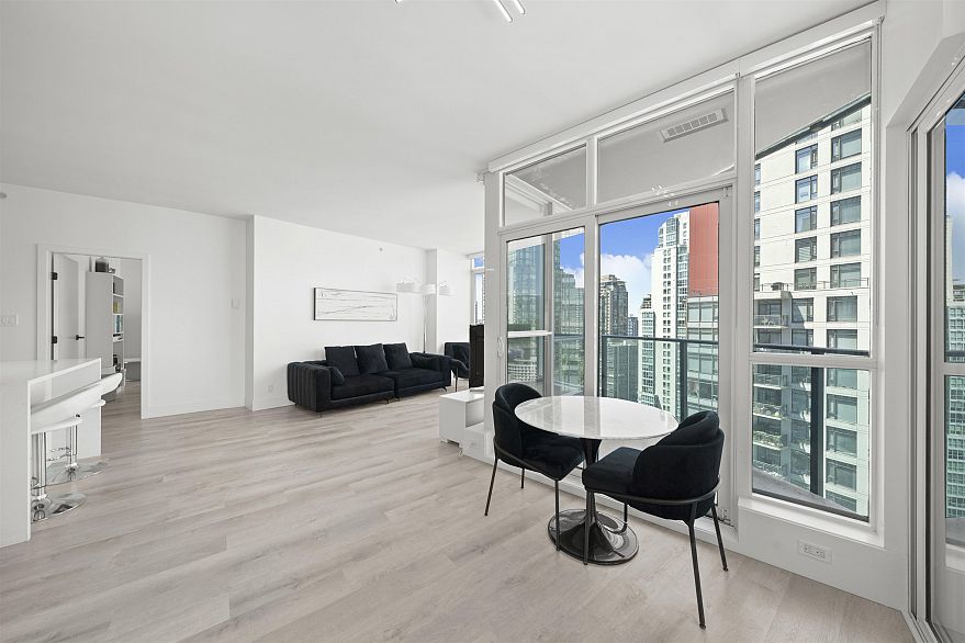 2201 1189 Melville Street