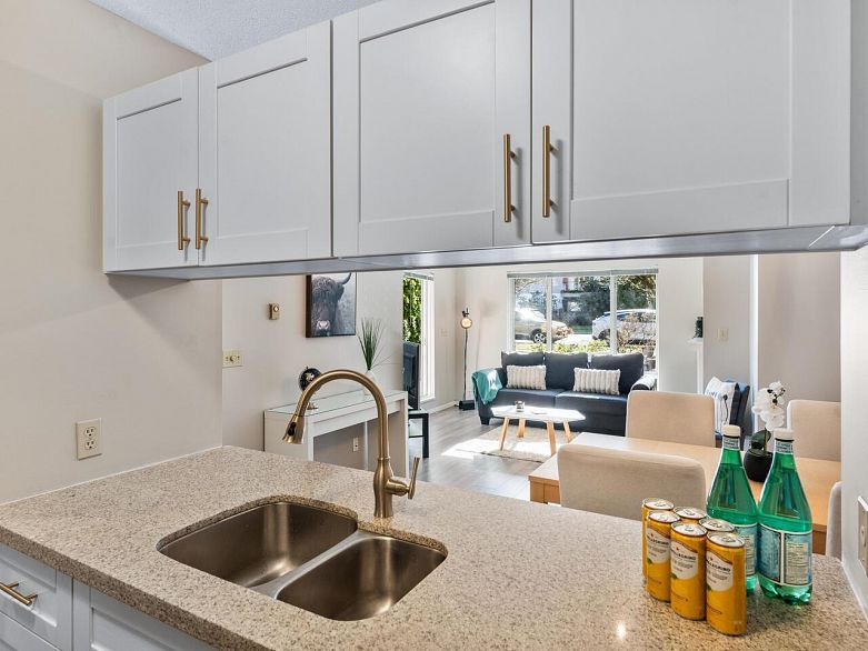 102 2195 W 5th Avenue