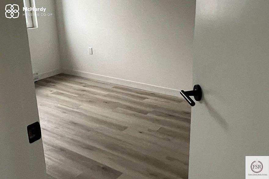 5085 MCHARDY STREET, Vancouver BC V5R 0L7