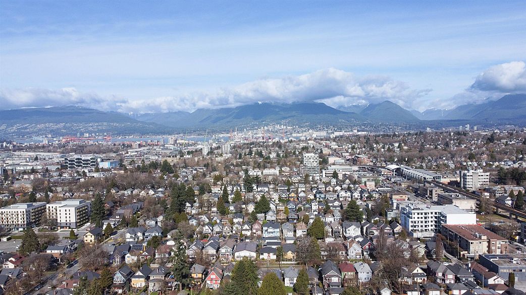 204 1680 E 12th Avenue