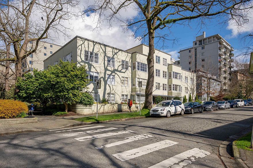 303 1565 Burnaby Street