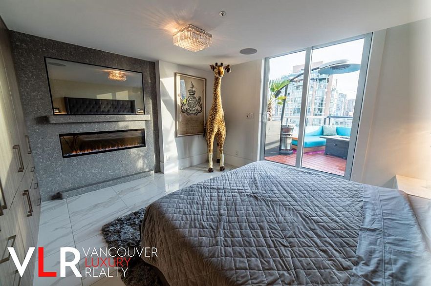 PH 199 DRAKE STREET, Vancouver BC V6Z 2Y8